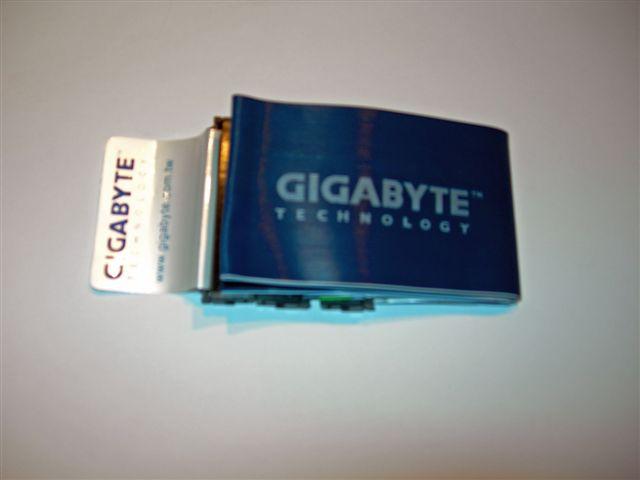 IDE-Flachbandkabel für 2x HDD IDE-100 80 adrig, Gigabyte blau, ca. 45cm IDE-Flachbandkabel für 2x HDD IDE-100 80 adrig, Gigabyte blau, ca. 45cm