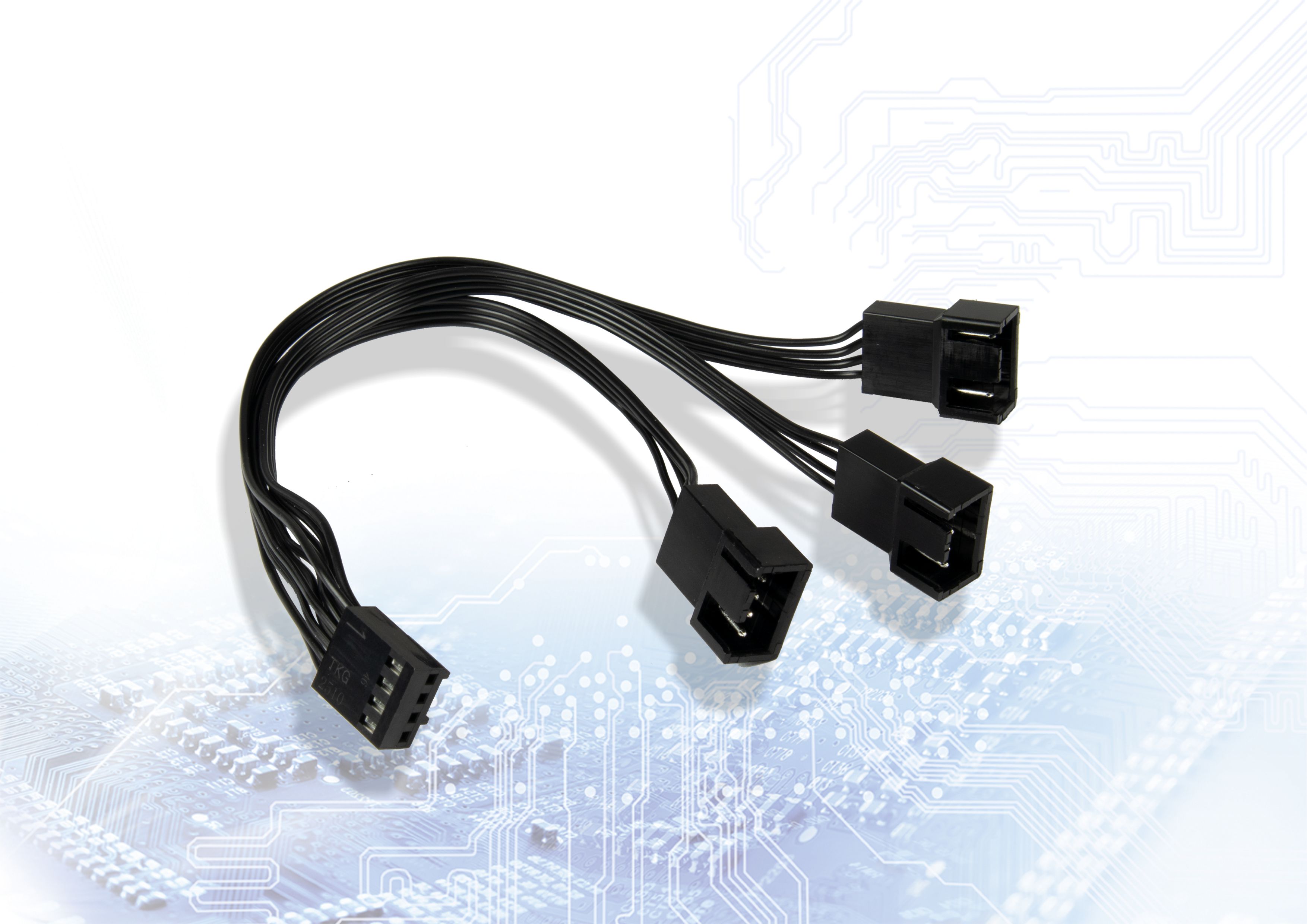 Strom Y-Anschlusskabel für PWM Lüfter 10cm, 4-pol. Buchse/3x 4-pol. Stecker Strom Y-Anschlusskabel für PWM Lüfter 10cm, 4-pol. Buchse/3x 4-pol. Stecker