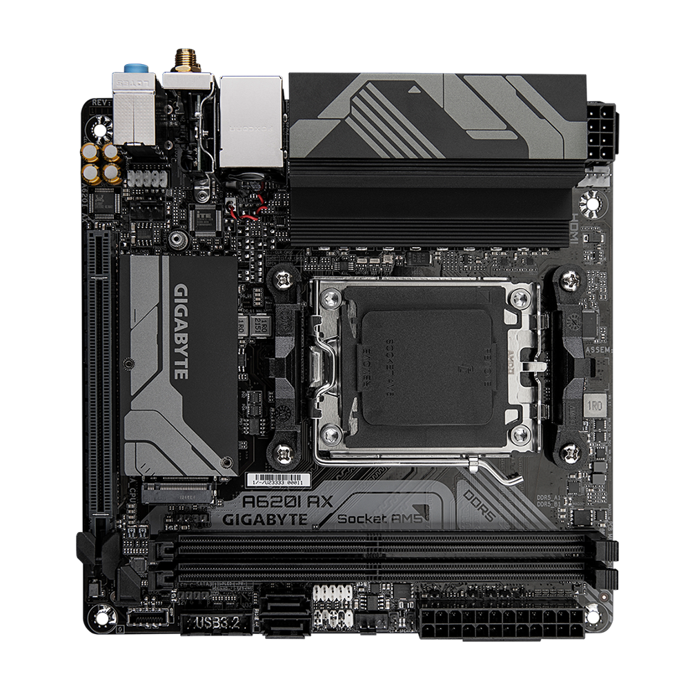 Gigabyte B620I AX - 1.0 Sockel AMD AM5, 2xDDR5 HDMI / DP / GLAN / WLAN / BT, mini-ITX